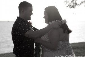 Sunset Wedding Foster's Point Hickam photos by Pasha www.BestHawaii.photos 20181229028